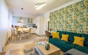 Hillside Lodge